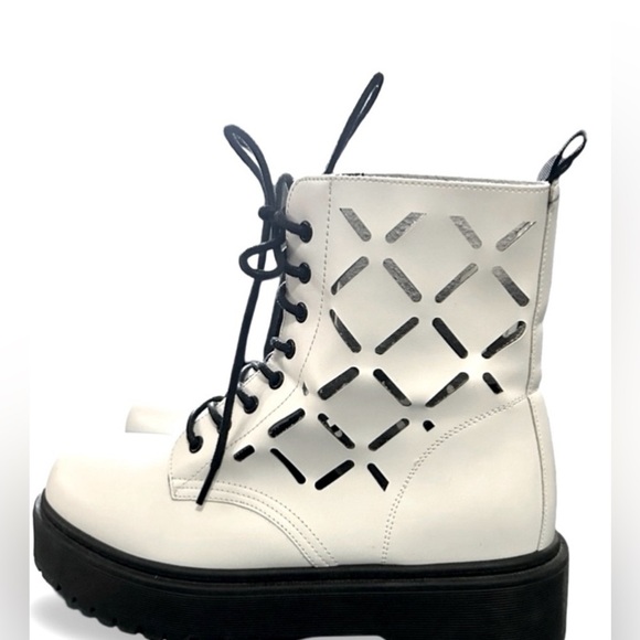 Yoki Combat Boots Comfort Chunky White Women's Size 9.5 (40) - Picture 2 of 8